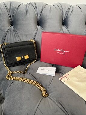 Salvatore Ferragamo Ginny Vara Black Pebbled Leather Crossbody Bag Gold Chain